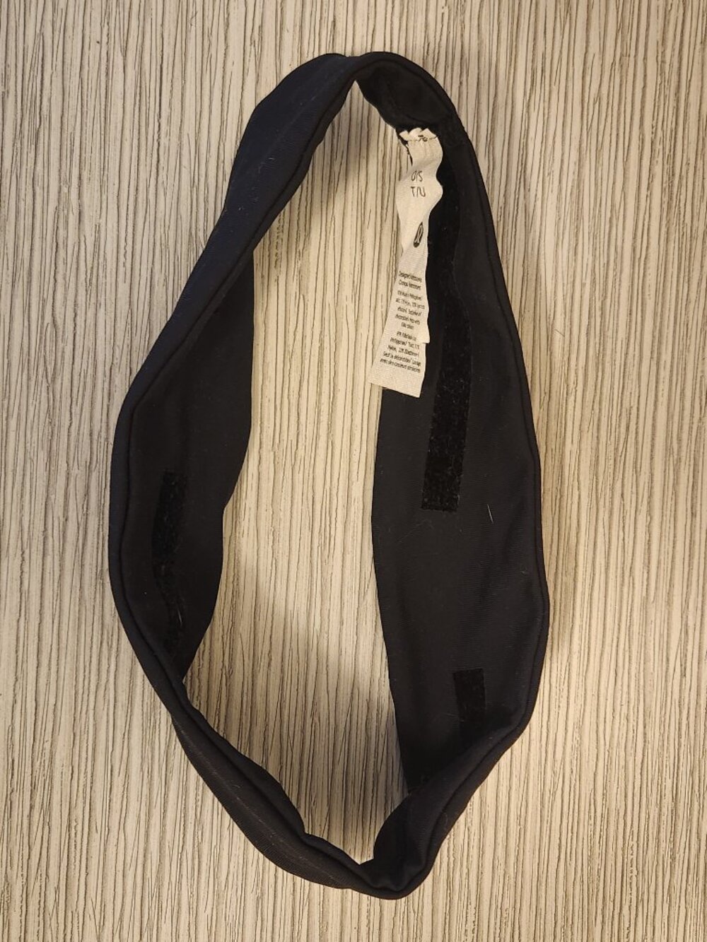 Lululemon Fly Away Tamer Headband (black, one size)